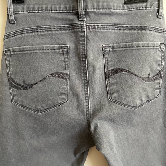 Lee Easy Fit 1889 Jeans - Picture 3 of 5